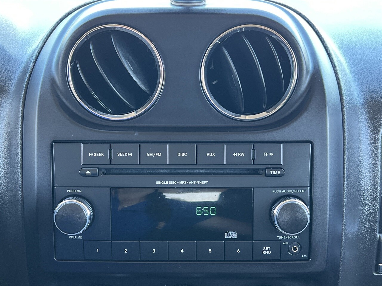 2015 Jeep Patriot Latitude photo 3