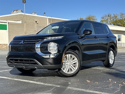 2024 Mitsubishi Outlander ES SUV