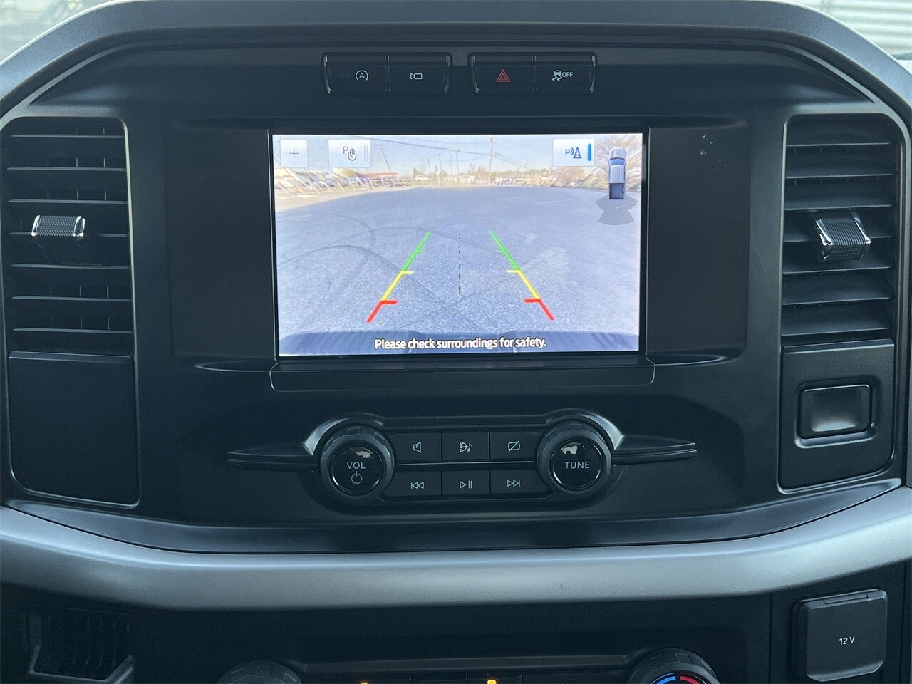 2023 Ford F-150 XLT photo 3