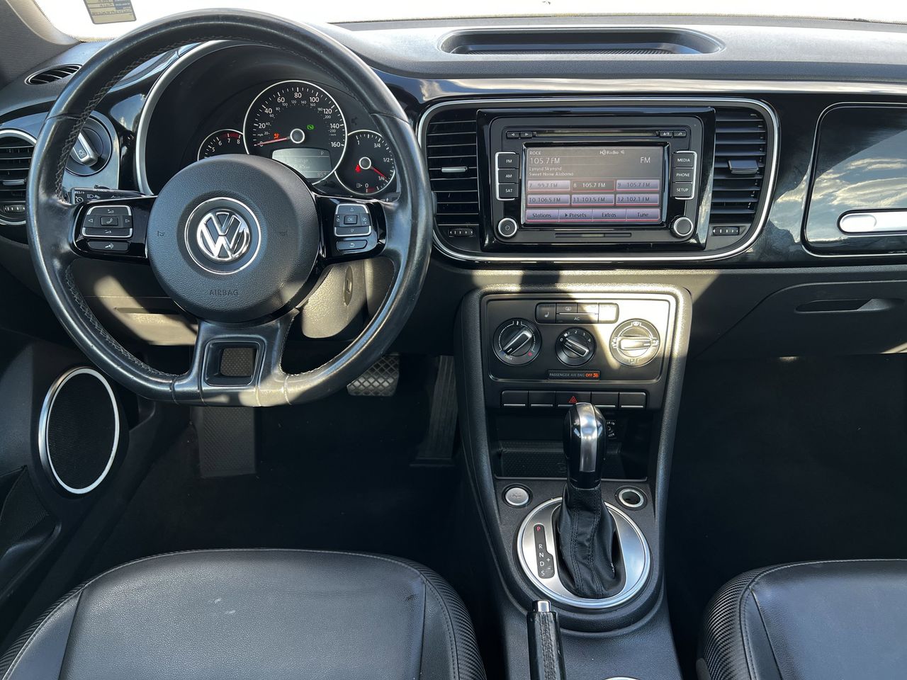2012 Volkswagen Beetle 2.5L photo 2