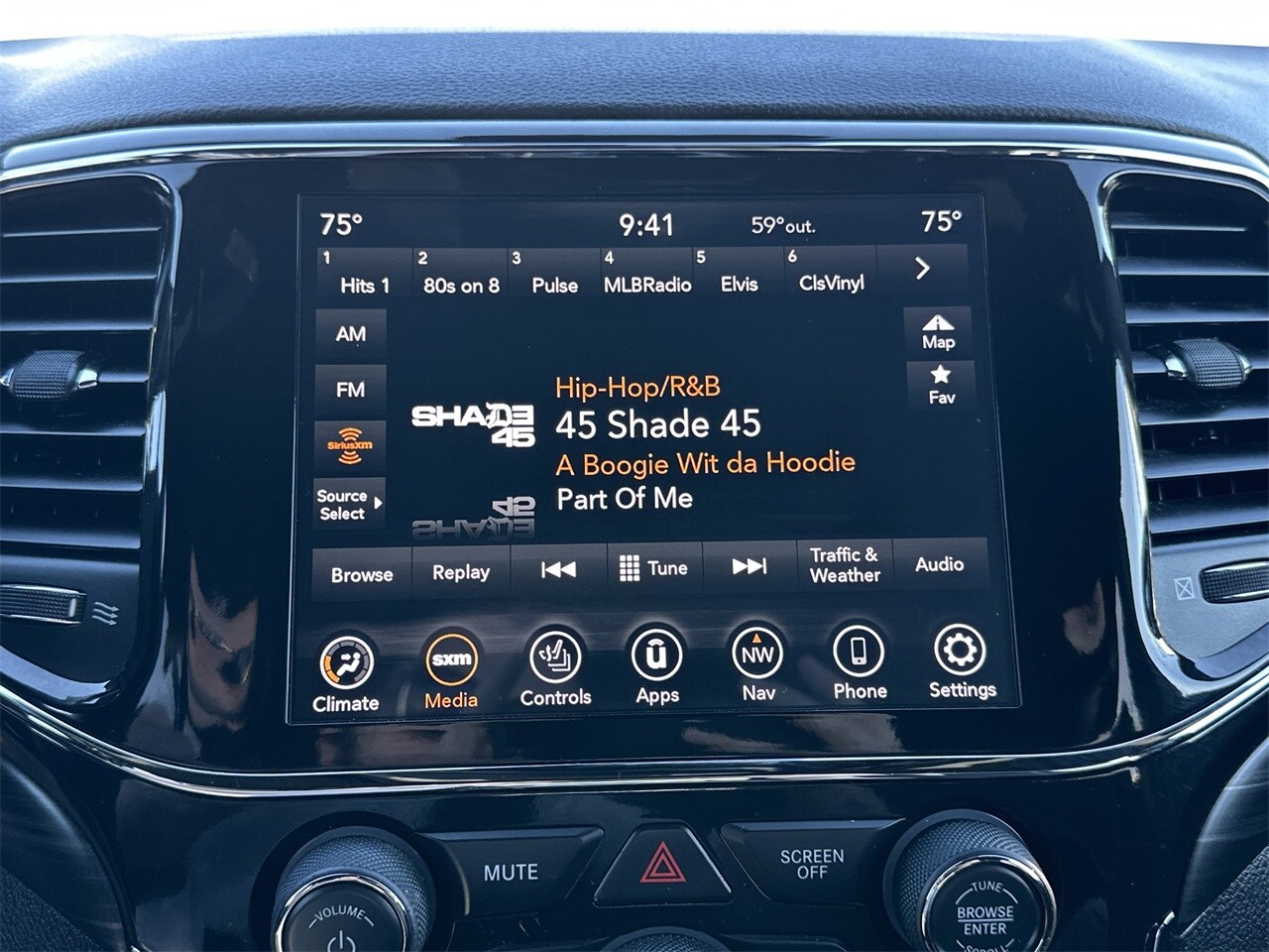 2021 Jeep Grand Cherokee Laredo X photo 3