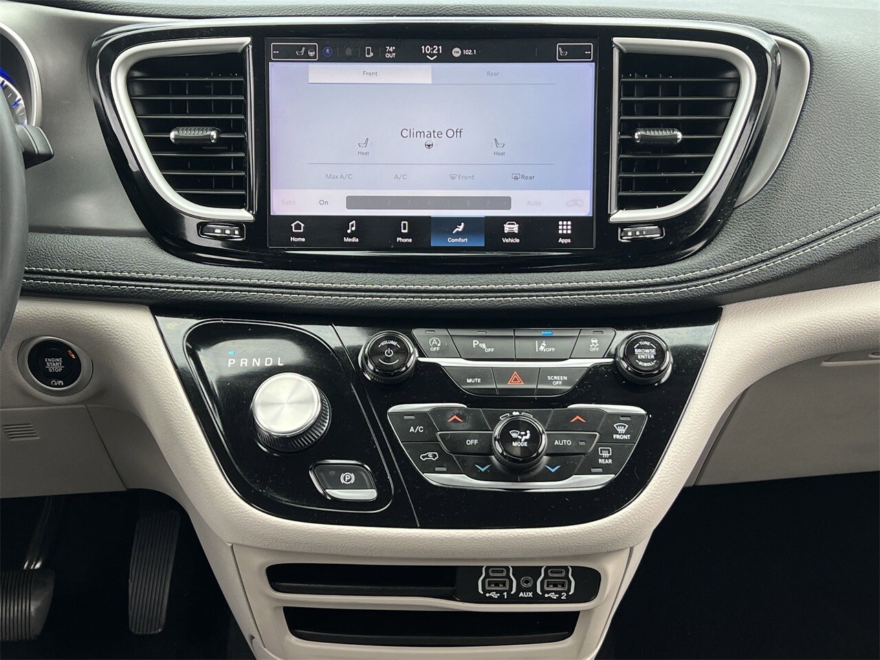 2023 Chrysler Pacifica Touring L photo 3