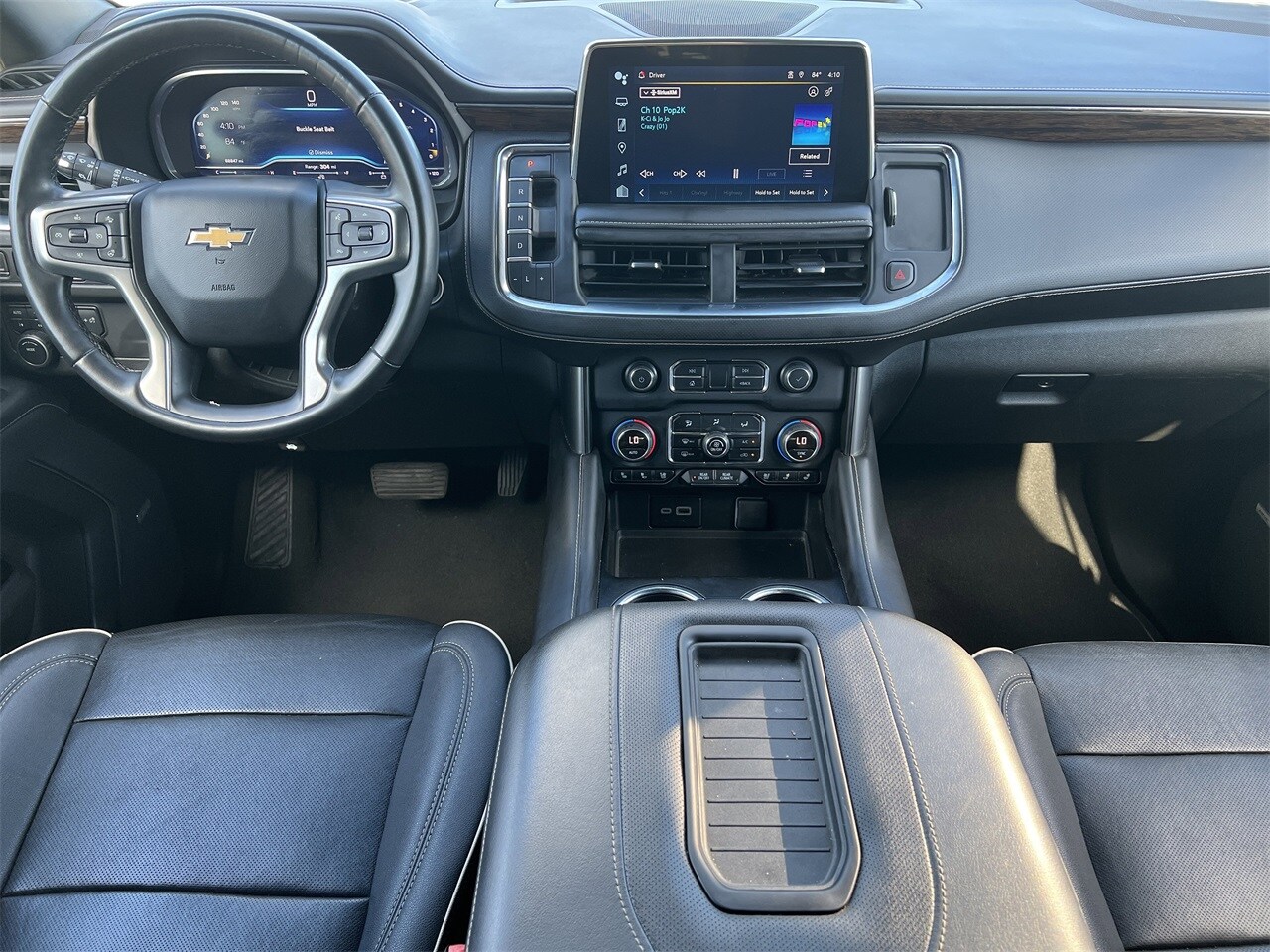 2023 Chevrolet Suburban Premier photo 2