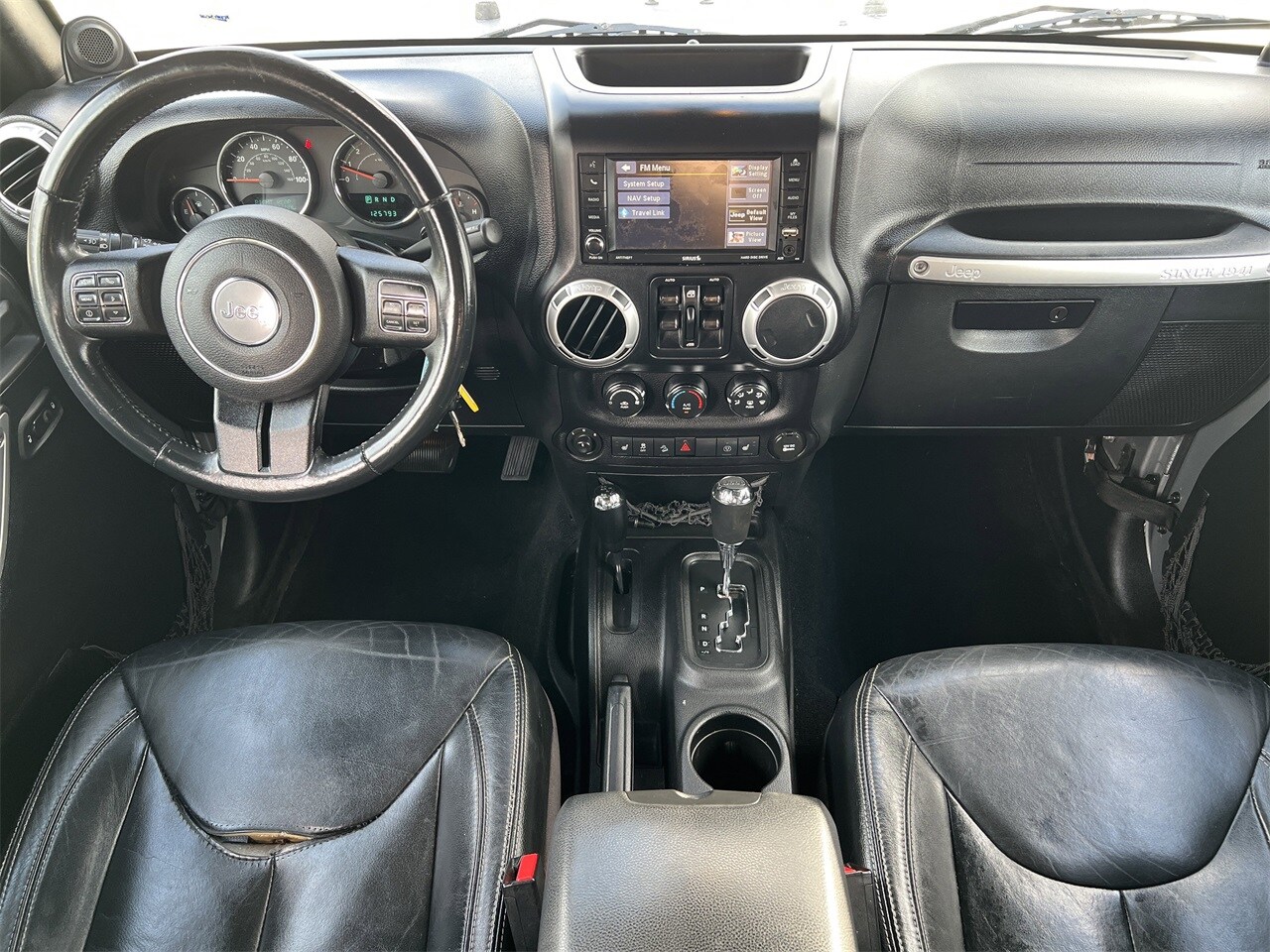 2013 Jeep Wrangler Unlimited Sahara photo 2
