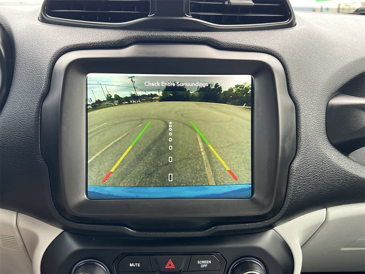 2022 Jeep Renegade Latitude photo 4