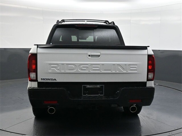 2025 Honda Ridgeline Black Edition photo 4
