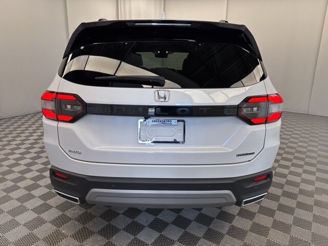 2025 Honda Pilot Touring photo 3