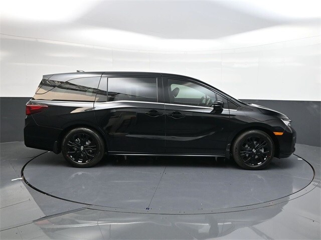 2026 Honda Odyssey photo 2