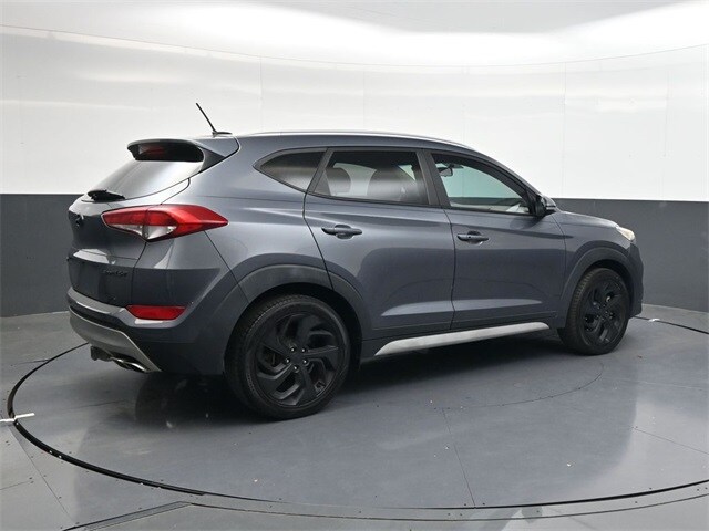 2017 Hyundai Tucson Sport photo 3