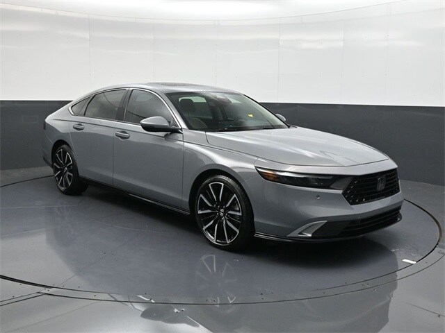 2025 Honda Accord Hybrid Touring photo 2