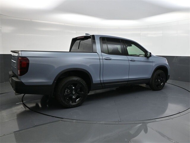 2026 Honda Ridgeline Black Edition photo 4