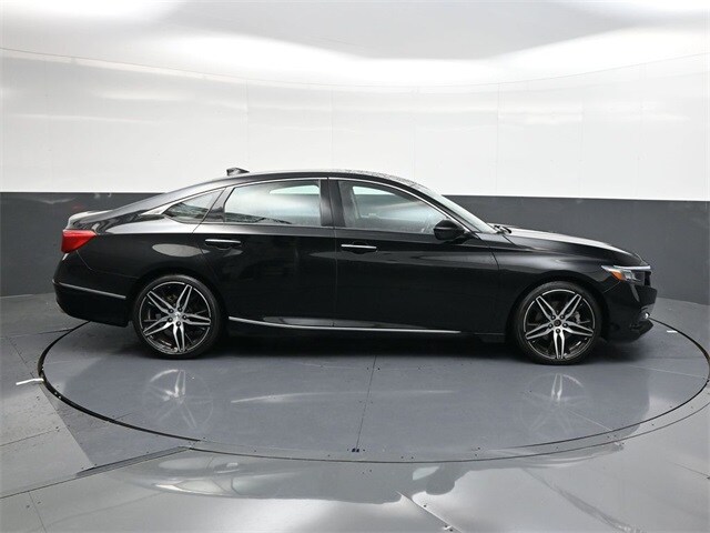 2021 Honda Accord Touring 2.0T photo 3