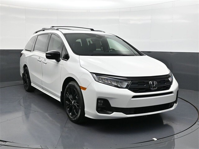 2026 Honda Odyssey photo 2