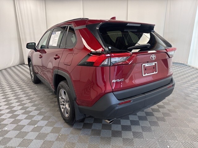 2024 Toyota RAV4 XLE photo 3