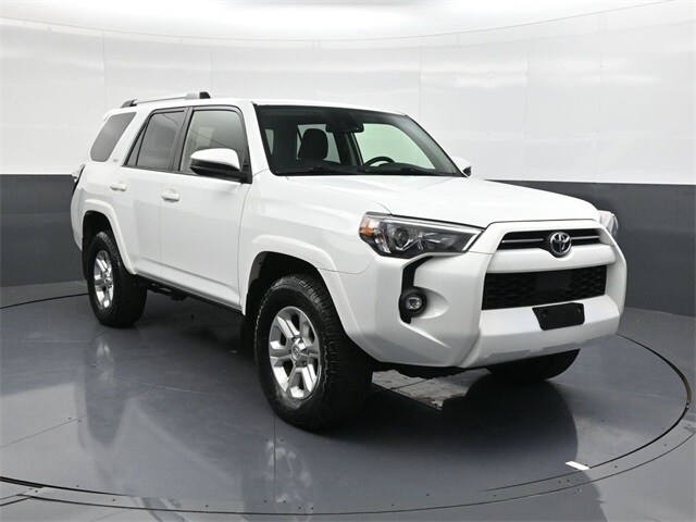 2021 Toyota 4Runner SR5 photo 2