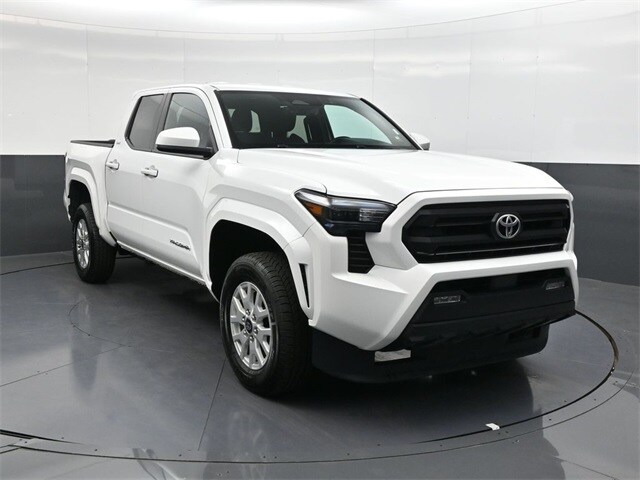 2024 Toyota Tacoma SR5 photo 2