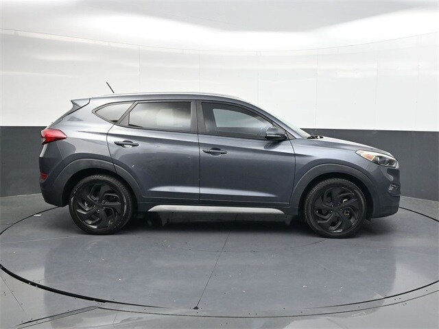 2017 Hyundai Tucson Sport photo 2
