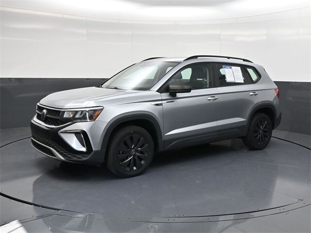 2022 Volkswagen Taos S photo 3