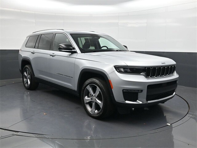 2022 Jeep Grand Cherokee Limited photo 2