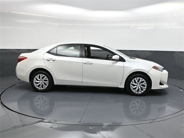 2018 Toyota Corolla L photo 3