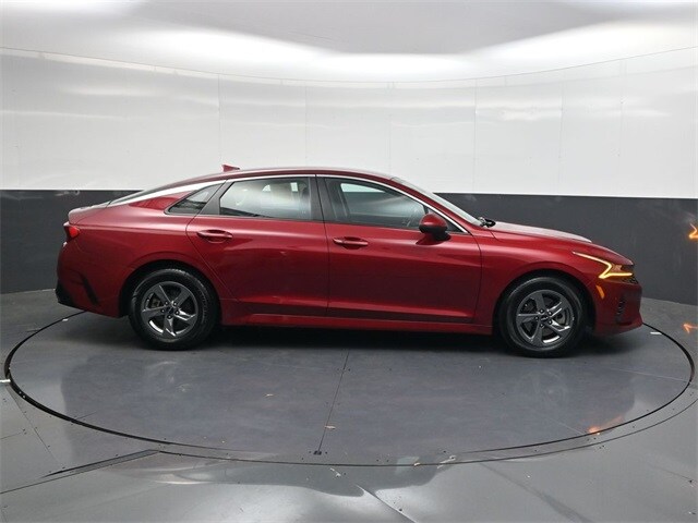 2022 Kia K5 LXS photo 2