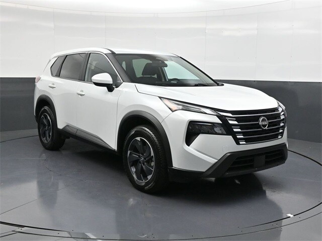 2024 Nissan Rogue SV photo 2