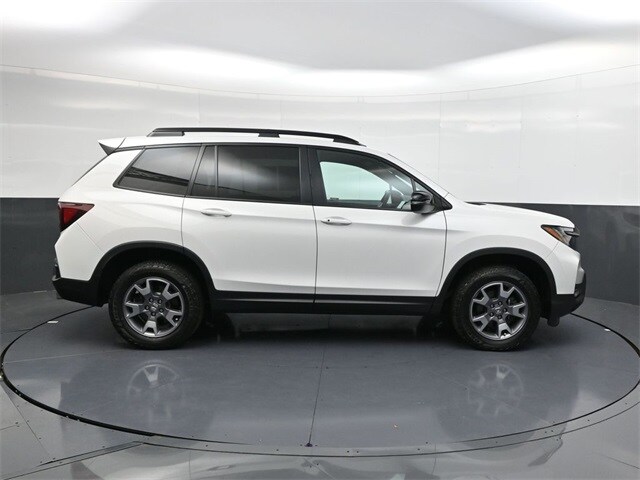 2023 Honda Passport TrailSport photo 3