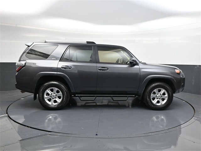2023 Toyota 4Runner SR5 Premium photo 3