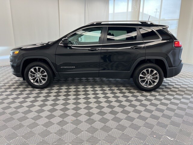 2021 Jeep Cherokee Latitude photo 2