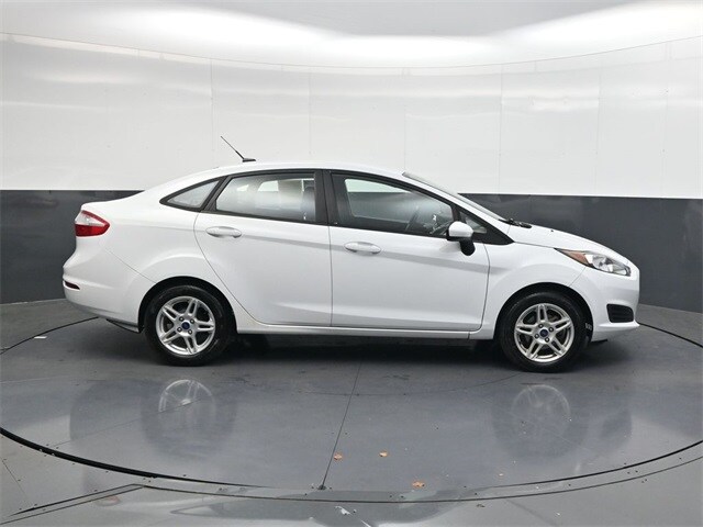 2017 Ford Fiesta SE photo 3