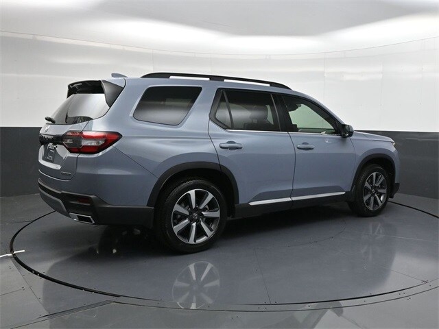 2025 Honda Pilot Touring photo 2