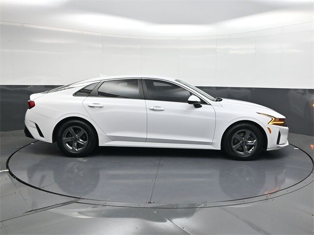 2021 Kia K5 LXS photo 2