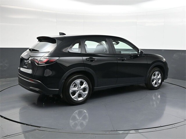 2025 Honda HR-V LX photo 4