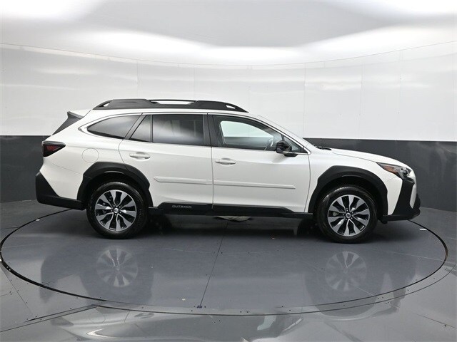 2024 Subaru Outback Limited photo 2