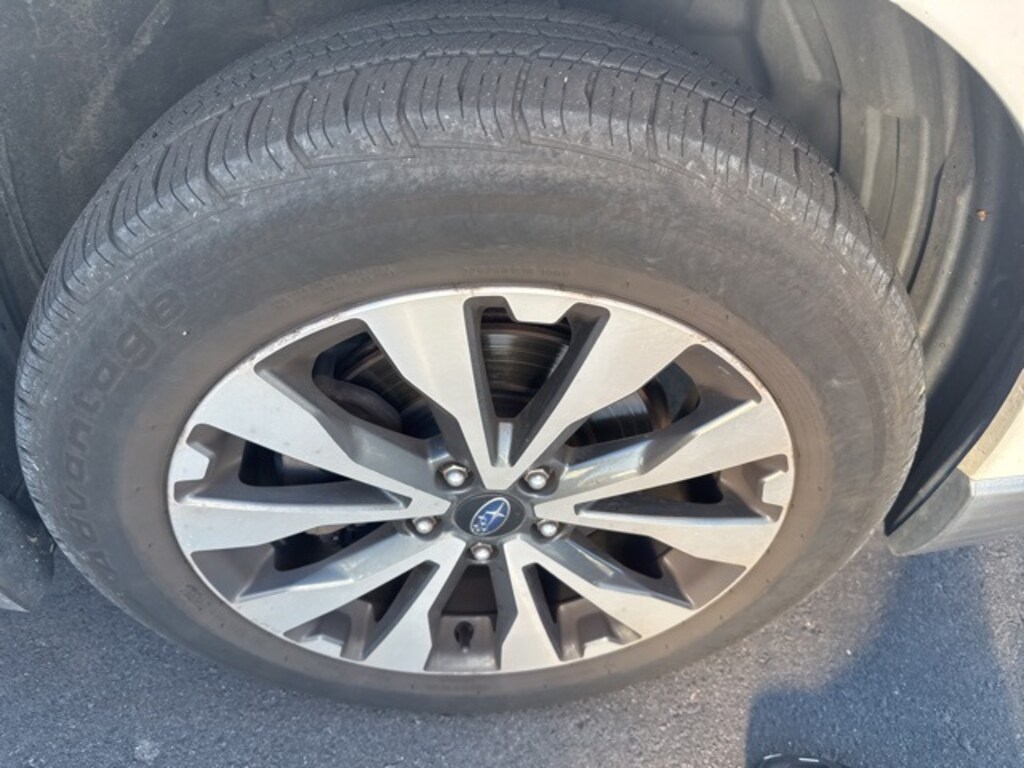 Used 2015 Subaru Outback 2.5i Limited w/Moonroof/KeylessAccess/Nav/EyeSight SUV