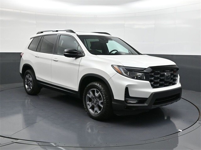 2023 Honda Passport TrailSport photo 2