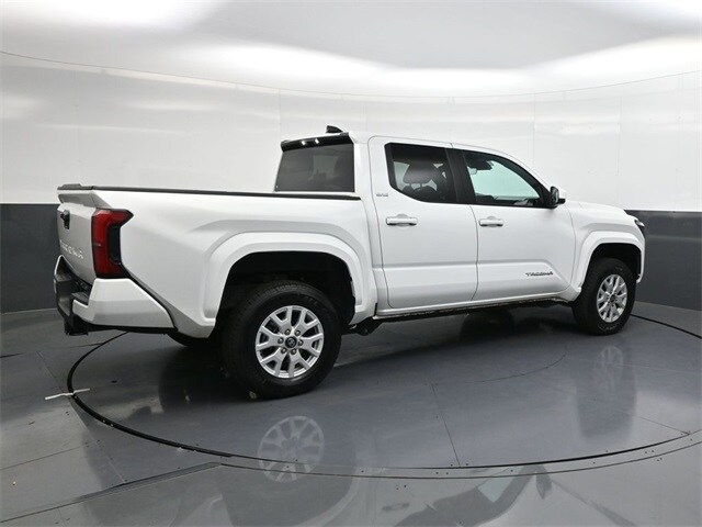 2024 Toyota Tacoma SR5 photo 4