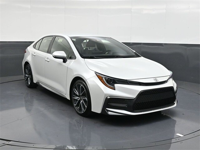 2022 Toyota Corolla SE photo 2