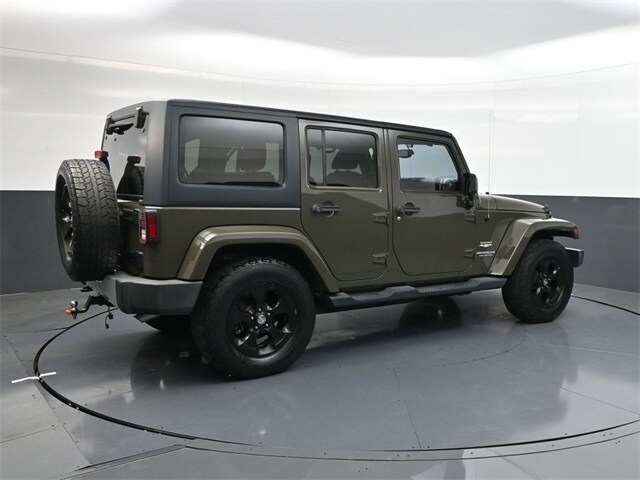2015 Jeep Wrangler Unlimited Sahara photo 4
