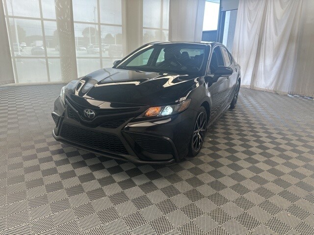 2023 Toyota Camry SE photo 2