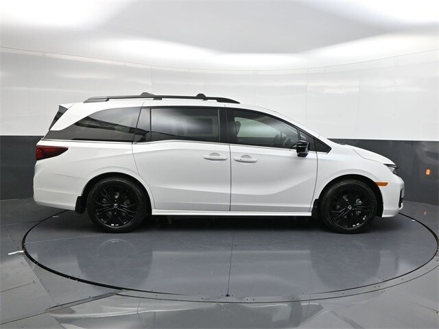 2026 Honda Odyssey photo 3