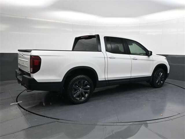 2025 Honda Ridgeline Sport photo 3