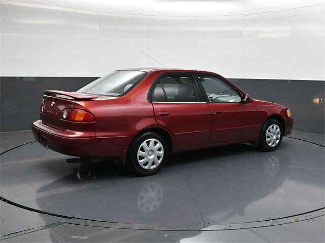 2001 Toyota Corolla LE photo 4