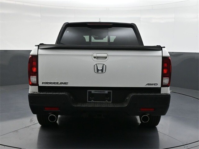 2021 Honda Ridgeline Black Edition photo 4