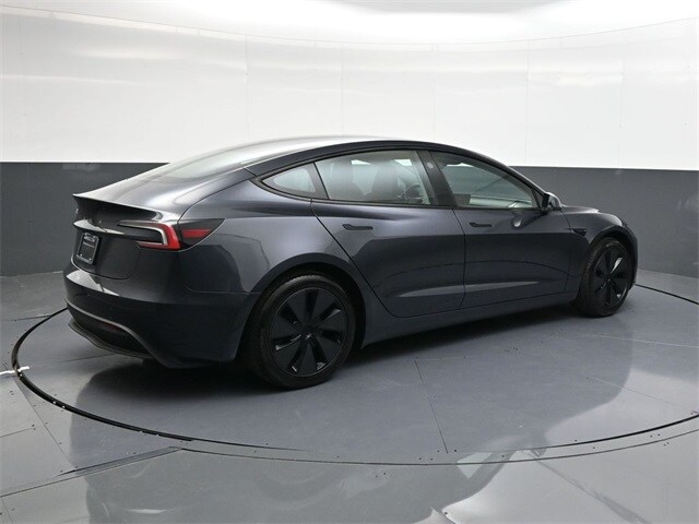 2025 Tesla Model 3 Long Range photo 3