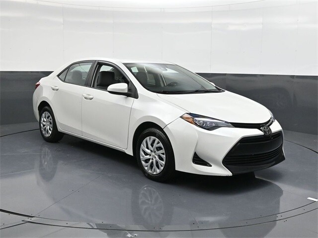 2018 Toyota Corolla L photo 2