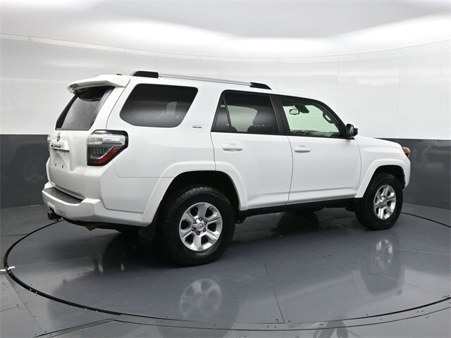 2021 Toyota 4Runner SR5 photo 4