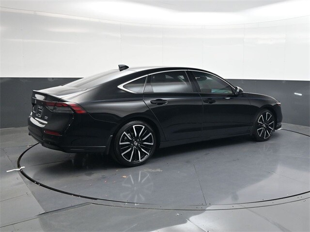 2024 Honda Accord Hybrid Touring photo 3