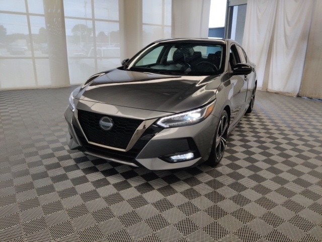 2022 Nissan Sentra SR photo 2