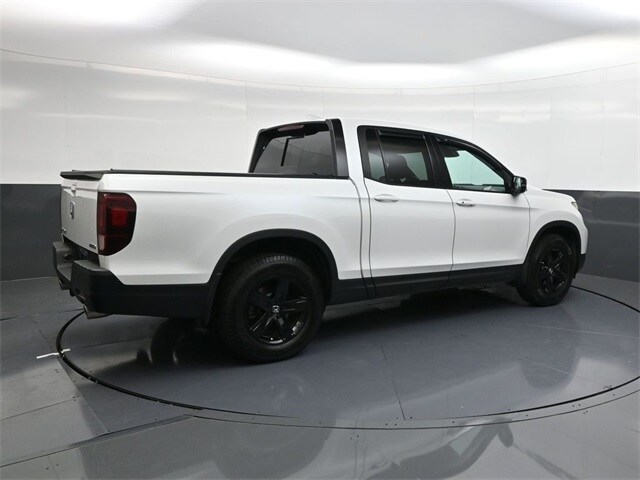 2021 Honda Ridgeline Black Edition photo 4